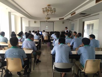 【企业风采】浙江安弘水暖器材工会组织职工观看交通安全知识宣传教育片